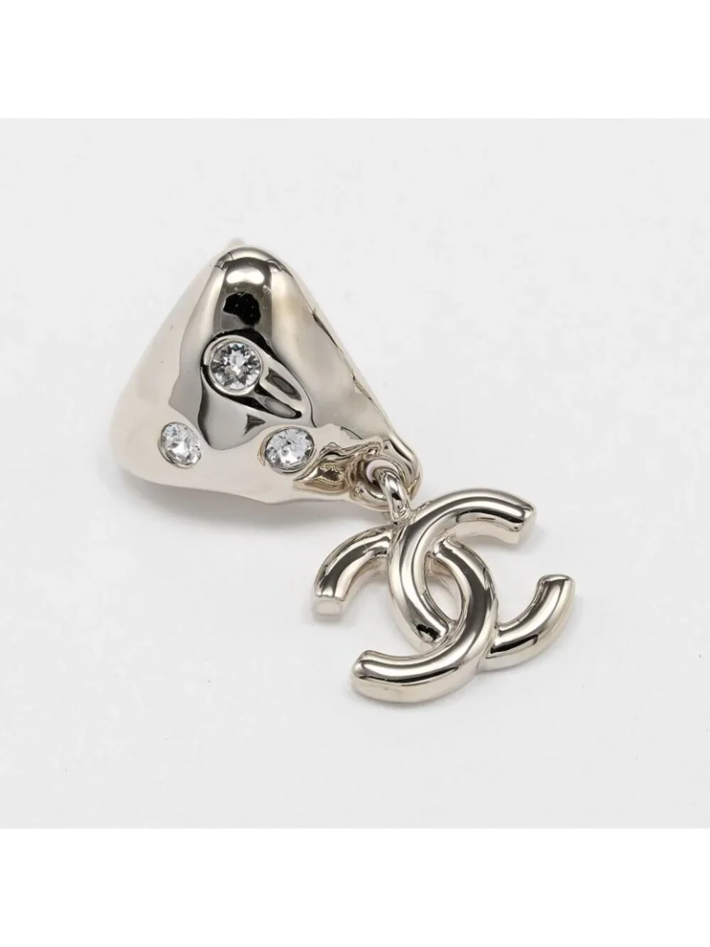 CHANEL earrings brand